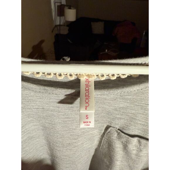 Grey floral sweater blouse size small - Picture 3 of 3